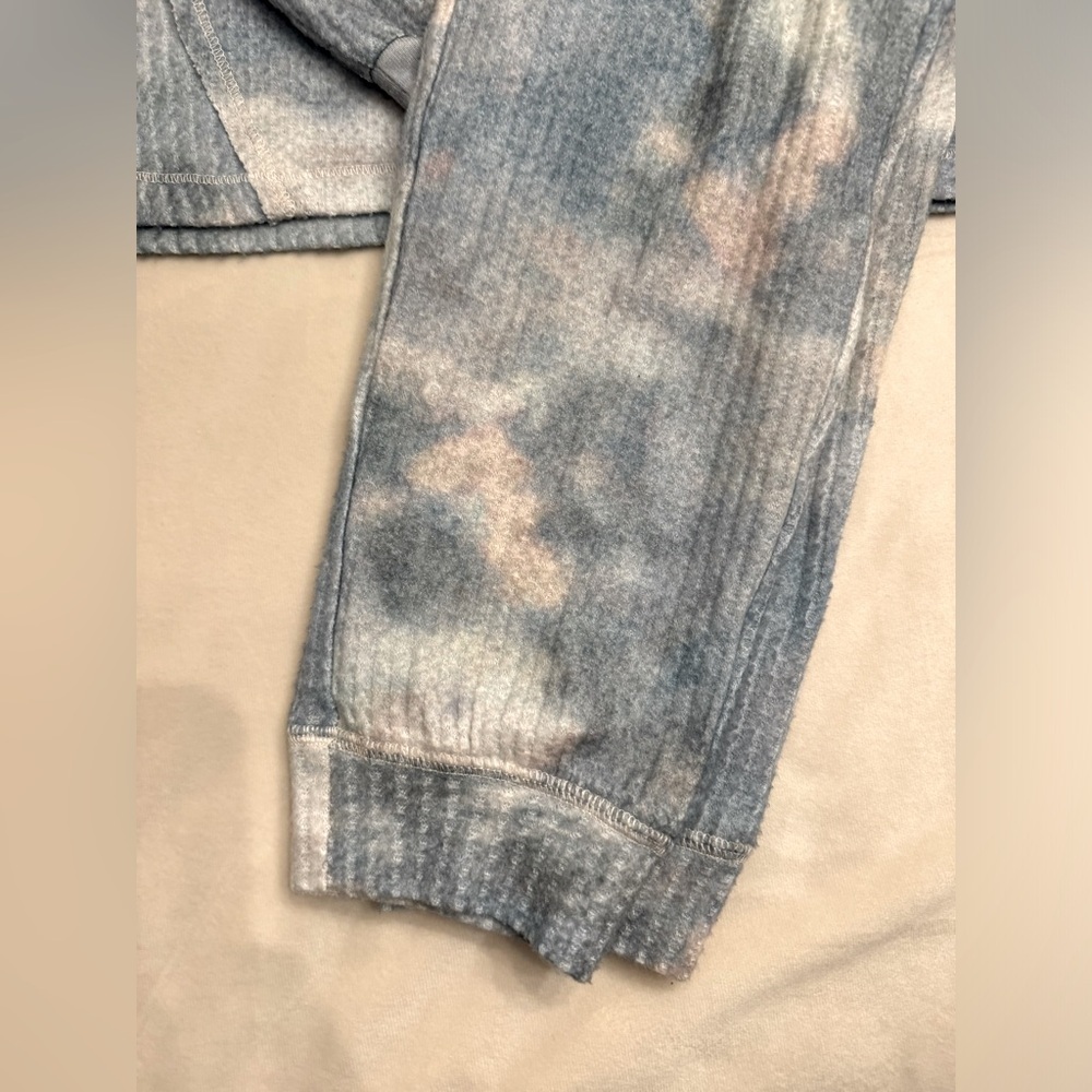 P.J. Salvage Cloudy Days Lounge Set, Top size XS Bottoms size M - Picture 13 of 14